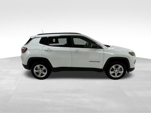 Used 2024 Jeep Compass Latitude image 8