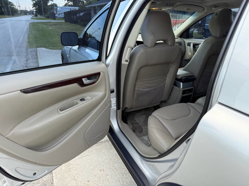 Used 2004 Volvo XC70 image 20