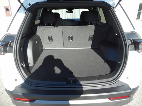New 2025 Chevrolet Equinox LT w/ Safety and Technology Package image 7