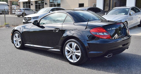 Used 2011 Mercedes-Benz SLK 300 image 11