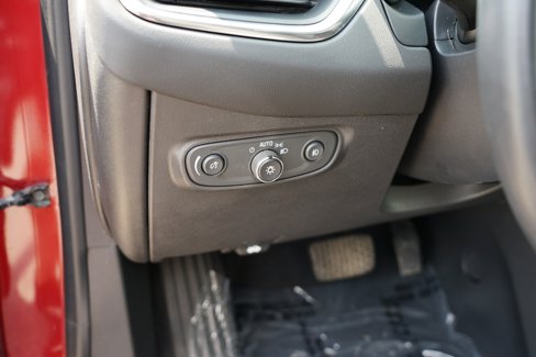 Used 2020 Chevrolet Equinox LT image 17