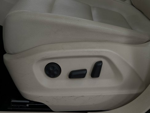 Used 2016 Volkswagen Tiguan S image 18