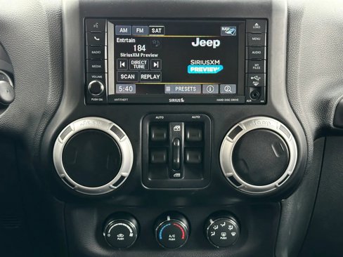 Used 2014 Jeep Wrangler Unlimited Sahara image 14