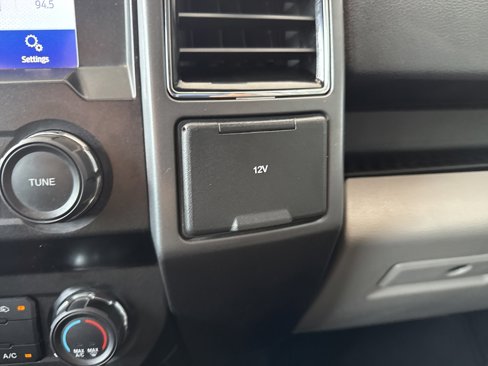 Used 2020 Ford F150 XLT image 27