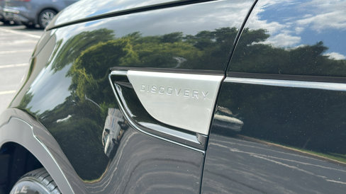 Used 2017 Land Rover Discovery HSE image 12