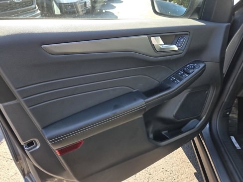 New 2025 Ford Escape SE image 24