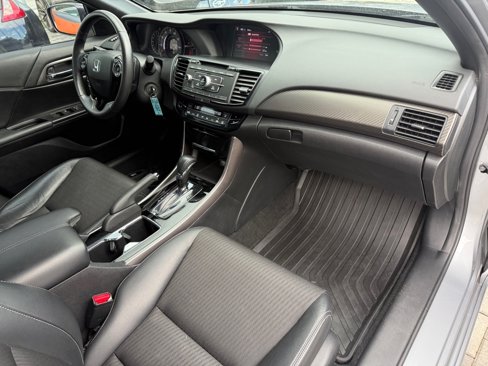 Used 2016 Honda Accord Sport image 28