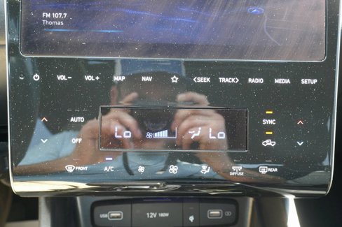 Used 2022 Hyundai Santa Cruz Limited image 31
