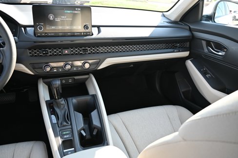 Certified 2025 Honda Accord LX image 11