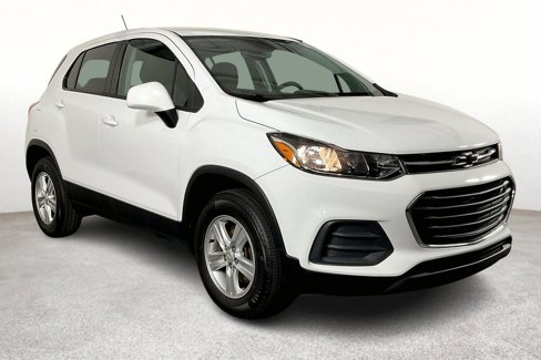 Used 2022 Chevrolet Trax LS w/ Tint and Cruise Package image 15
