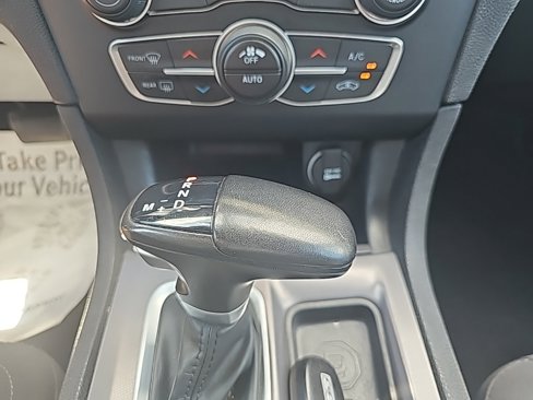 Certified 2022 Dodge Charger GT image 12