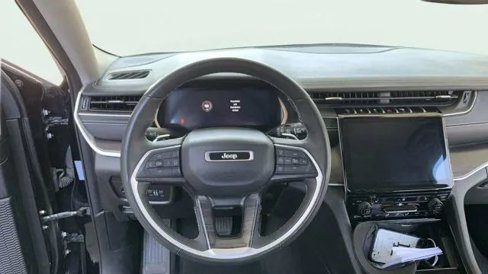 Used 2023 Jeep Grand Cherokee Limited image 33