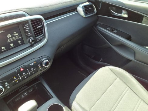 Used 2020 Kia Sorento LX image 26