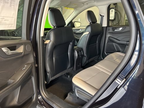 Used 2021 Ford Escape Titanium image 21