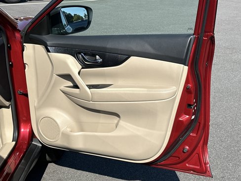 Used 2014 Nissan Rogue SL image 14