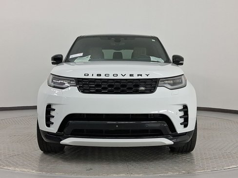 Used 2024 Land Rover Discovery Dynamic SE image 6