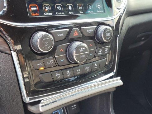 Used 2021 Jeep Grand Cherokee Laredo X image 25