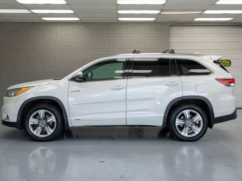 Used 2016 Toyota Highlander Limited image 4