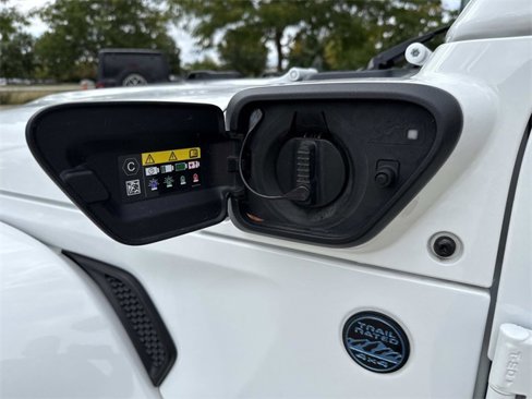 Used 2021 Jeep Wrangler Unlimited Sahara image 11