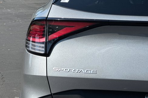 Used 2023 Kia Sportage LX image 32