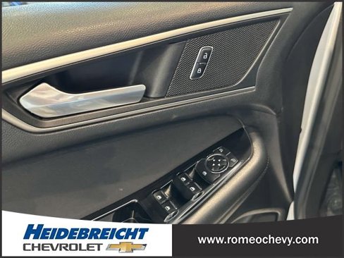 Used 2015 Ford Edge SEL image 17
