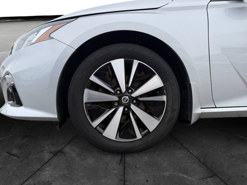 Used 2020 Nissan Altima 2.5 SV image 14