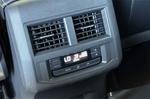 Used 2021 Volkswagen Atlas SE image 44