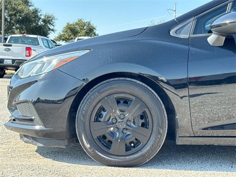 Used 2017 Chevrolet Cruze LS image 10