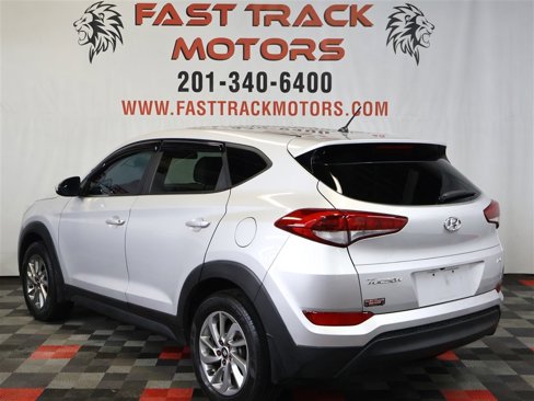 Used 2018 Hyundai Tucson SE image 4