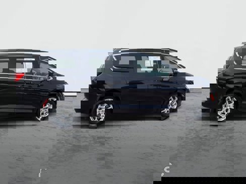 Used 2022 Chrysler Voyager LX image 9