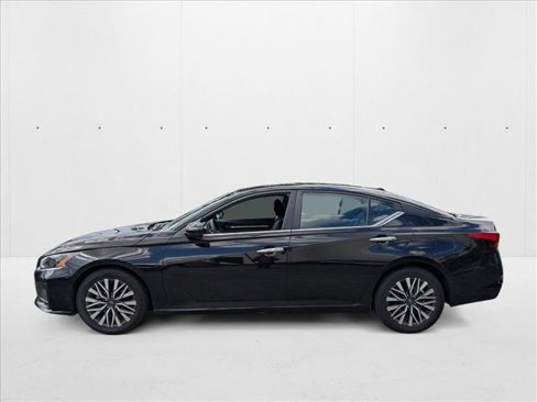 Used 2023 Nissan Altima 2.5 SV image 6