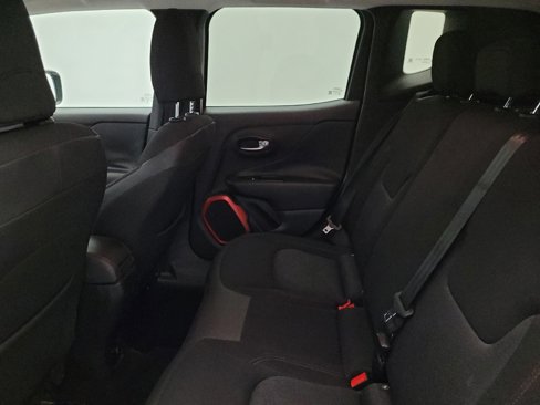 Used 2015 Jeep Renegade Trailhawk image 18
