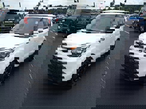 Used 2015 Kia Soul image 3