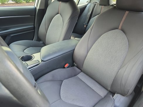Used 2019 Toyota Camry LE image 14