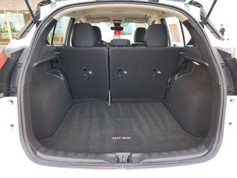 Certified 2021 Nissan Kicks SV w/ Interior Electronics Package image 13