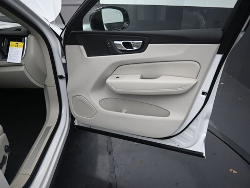 New 2025 Volvo XC60 B5 Core w/ Climate Package image 35