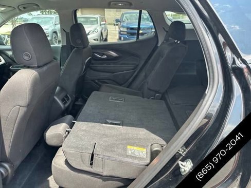 Used 2024 GMC Terrain SLE image 23