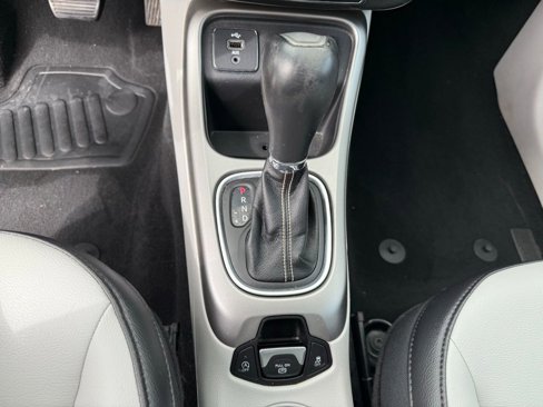 Used 2017 Jeep Compass Latitude image 21