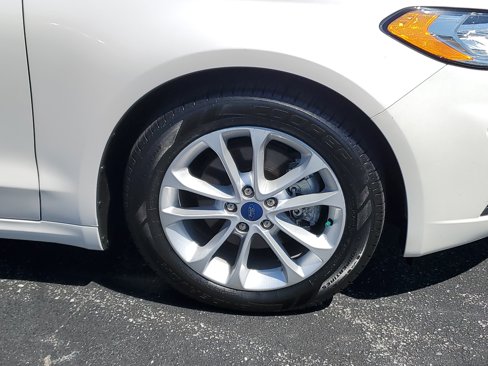 Used 2020 Ford Fusion SE image 5