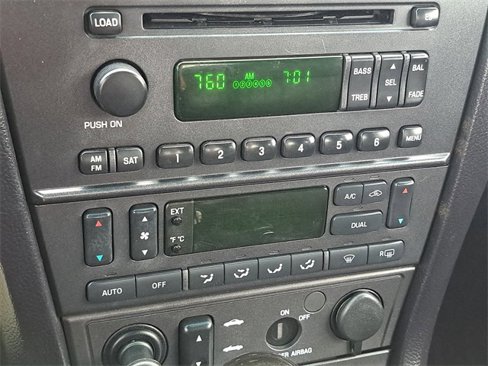 Used 2004 Ford Thunderbird image 18
