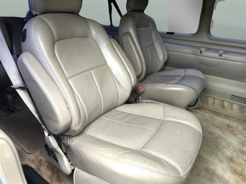 Used 2002 Chevrolet Express 1500 LT image 27