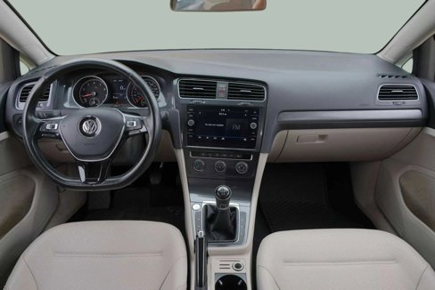 Used 2018 Volkswagen Golf SE image 10