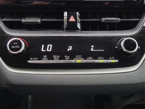 Used 2020 Toyota Corolla LE image 21