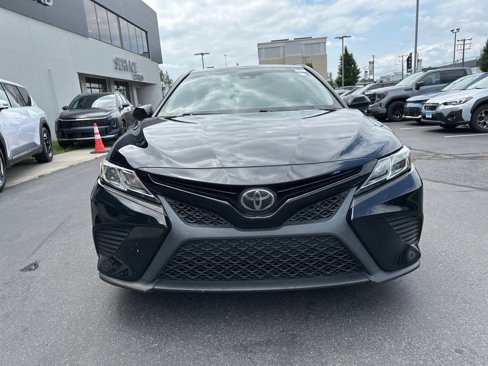 Used 2019 Toyota Camry SE image 2