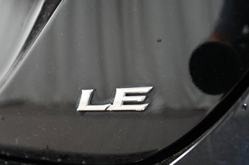 Used 2019 Toyota Camry LE image 18
