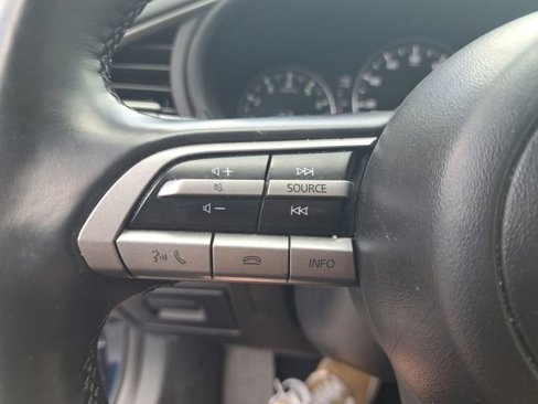 Used 2022 MAZDA MAZDA3 s image 24