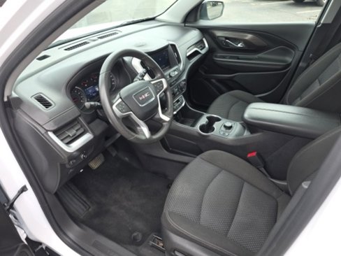 Used 2023 GMC Terrain SLE w/ Driver Convenience Package image 7