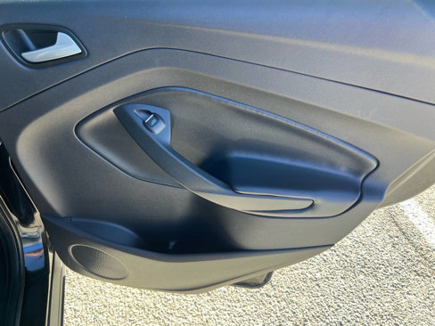 Used 2019 Ford Escape SE image 9