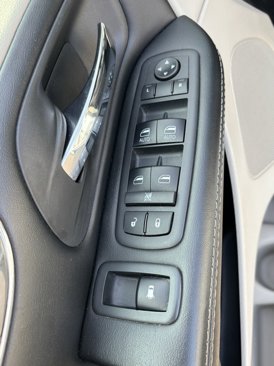 Used 2019 Dodge Grand Caravan SXT image 12
