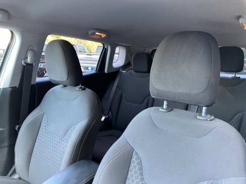 Used 2018 Jeep Compass Sport image 20